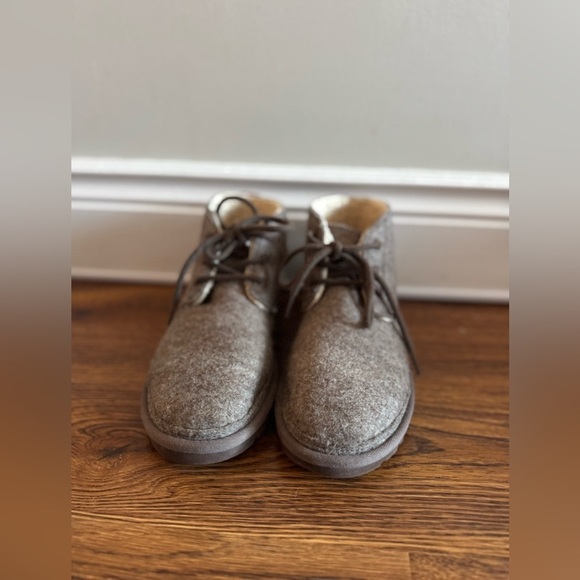 UGG REFELT NEUMEL grey shearling lined boots with laces (8M) - Picture 4 of 7
